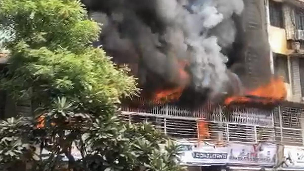 Mumbai: 2 Dead in Kandivali Building Fire
