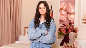 Selena Gomez as Cashier at Sephora