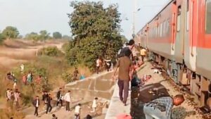 Jalgaon train accident