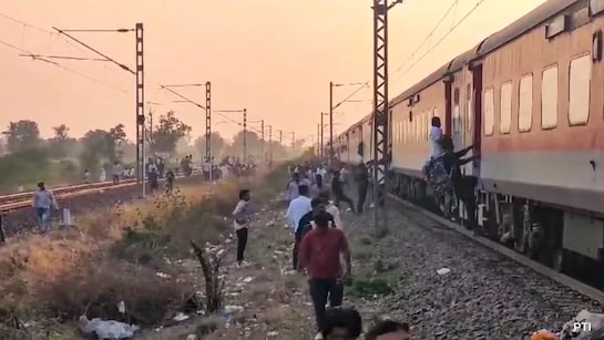 Jalgaon train accident