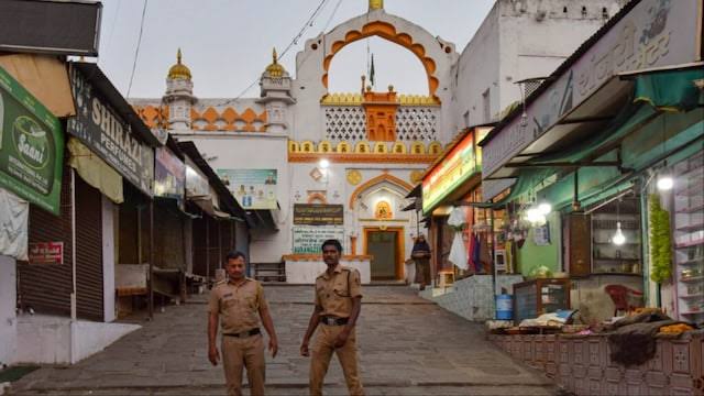 Aurangzeb Tomb Declared No-Drone Zone Amid Rising Tensions